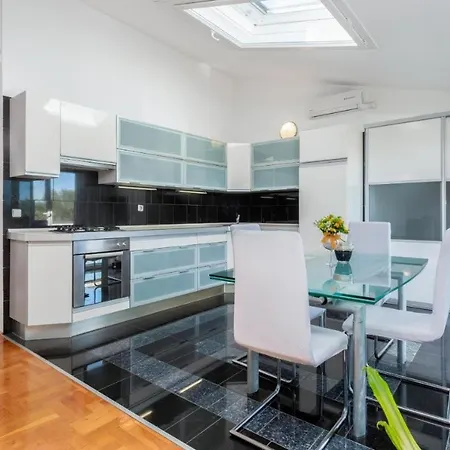 Vista Exclusive Seaview