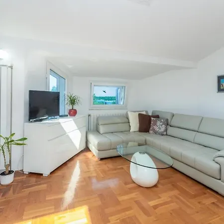 Vista Exclusive Seaview